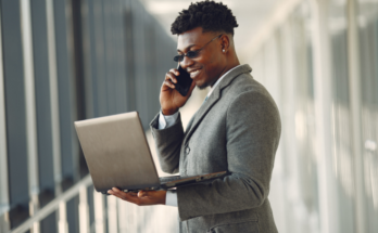 Wirausaha vs Wiraswasta: Mana yang Lebih Berisiko?