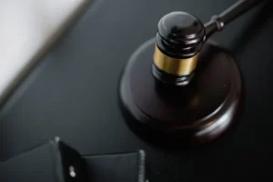 Tantangan Saat Mendirikan Kantor Hukum di Indonesia