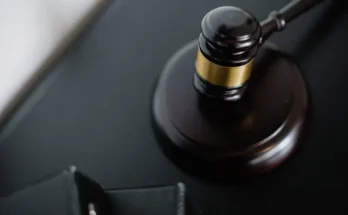 Tantangan Saat Mendirikan Kantor Hukum di Indonesia