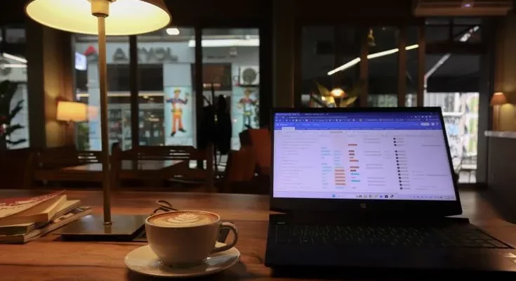 Coworking Space vs Cafe, Mana yang Cocok untuk Pola Kerja Anda?