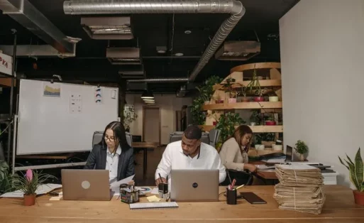 Kapan Startup Sebaiknya Beralih dari Coworking ke Kantor Privat?