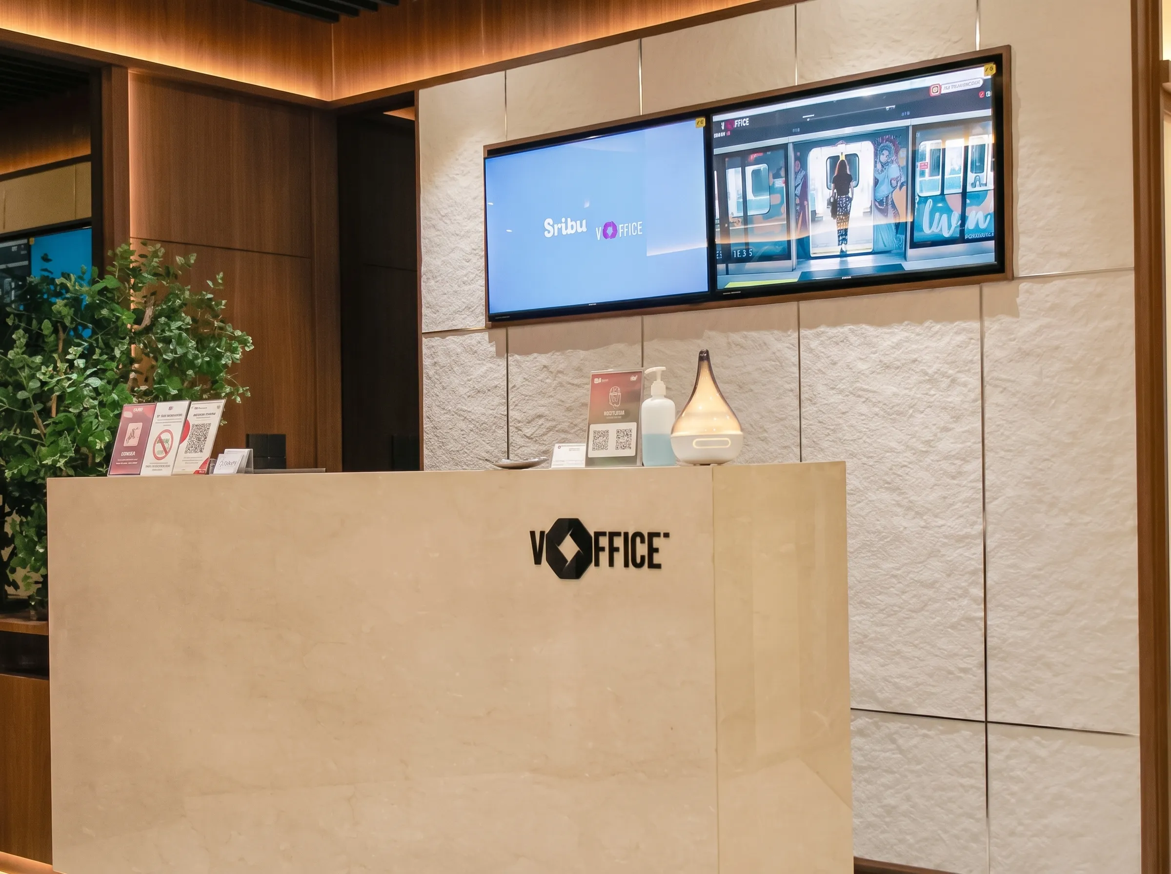Receptionist