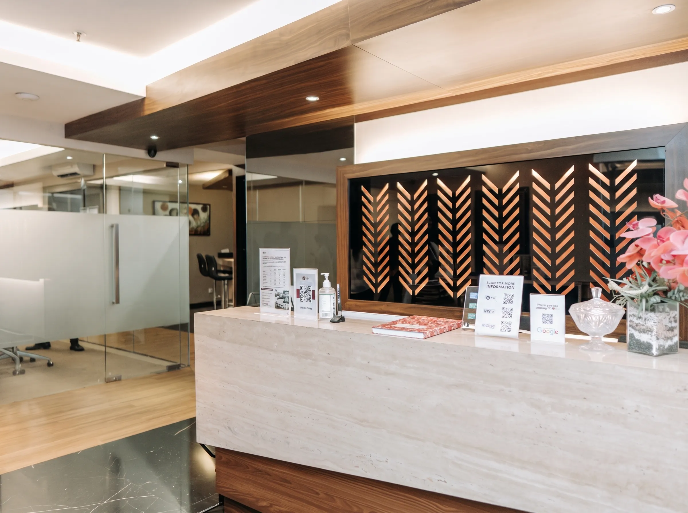 Receptionist